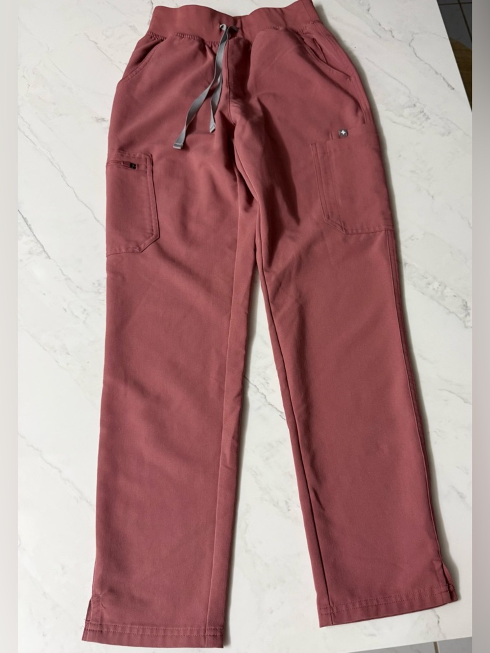 Figs Women's Jogger Pants in Dusty Rose